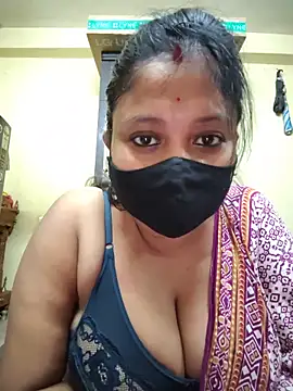 Snapshot of Curvy_Trisha chatting on 06/12/26, 01:21 Curvy Trisha online show from 06/12/26, 01:21