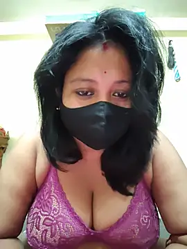 Snapshot of Curvy_Trisha chatting on 06/13/26, 03:32 Curvy Trisha online show from 06/13/26, 03:32