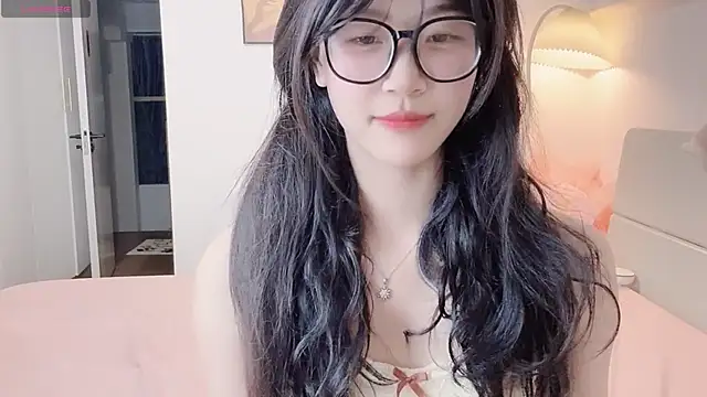 Snapshot of Luminous4173 chatting on 05/12/26, 12:57 Luminous4173 online show from 05/12/26, 12:57