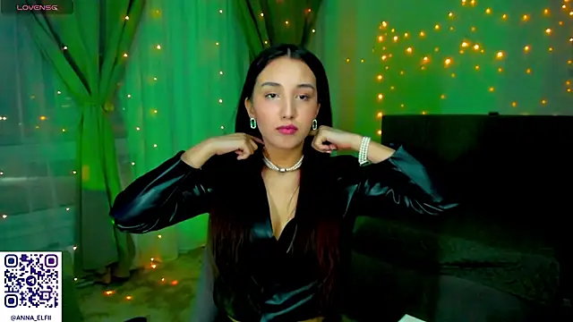Snapshot of Anna_Elfii chatting on 02/18/26, 06:04 Anna Elfii online show from 02/18/26, 06:04