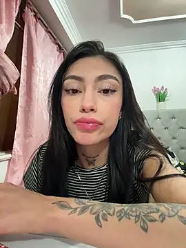 Snapshot of Bonny_Eva chatting on 04/12/26, 01:43 Bonny Eva online show from 04/12/26, 01:43