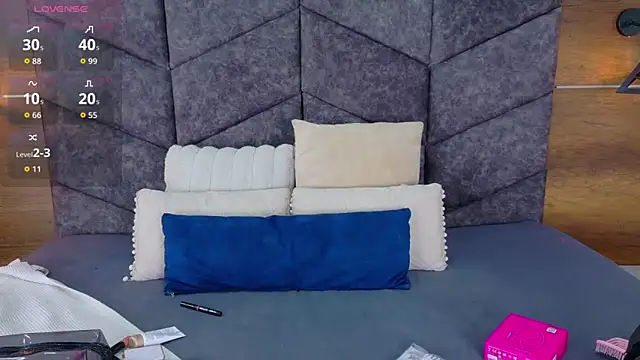 Snapshot of AnnieRouse__ chatting on 05/07/26, 11:37 AnnieRouse online show from 05/07/26, 11:37