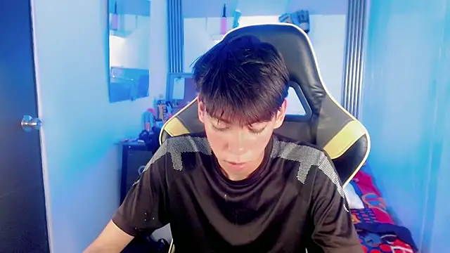 Snapshot of Liarr_ chatting on 05/15/26, 10:50 Liarr online show from 05/15/26, 10:50