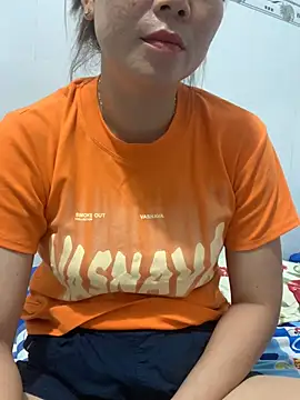 Snapshot of Baby-lovely69 chatting on 03/19/26, 05:44 Baby-lovely69 online show from 03/19/26, 05:44