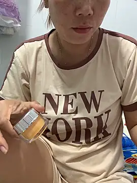 Snapshot of Baby-lovely69 chatting on 04/01/26, 10:51 Baby-lovely69 online show from 04/01/26, 10:51