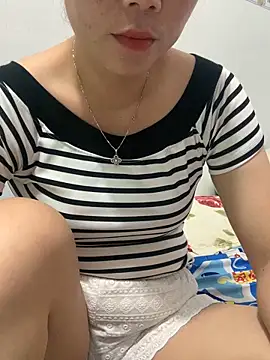 Snapshot of Baby-lovely69 chatting on 04/11/26, 04:50 Baby-lovely69 online show from 04/11/26, 04:50