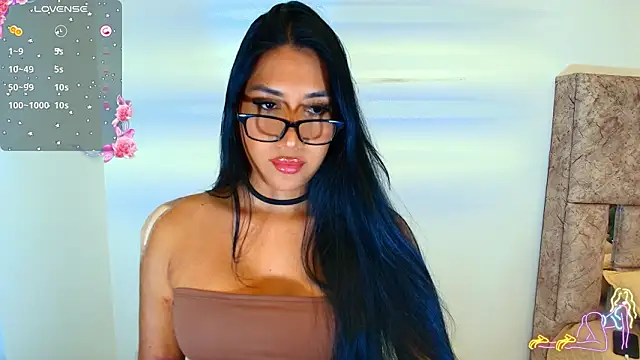 Snapshot of sexysaradoll_x chatting on 03/05/26, 09:00 sexysaradoll x online show from 03/05/26, 09:00