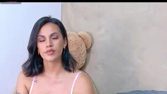 Snapshot of AndiVasquez chatting on 03/07/26, 06:21 AndiVasquez online show from 03/07/26, 06:21