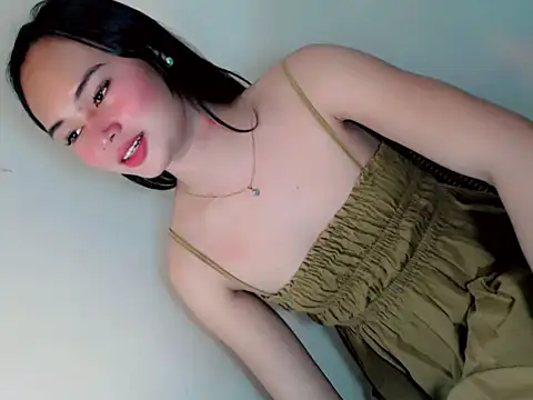 Snapshot of Sinfulrose_ chatting on 05/12/26, 02:03 Sinfulrose online show from 05/12/26, 02:03