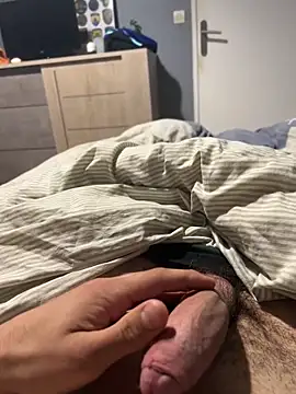 Snapshot of magicdickx21 chatting on 06/10/26, 10:25 magicdickx21 online show from 06/10/26, 10:25