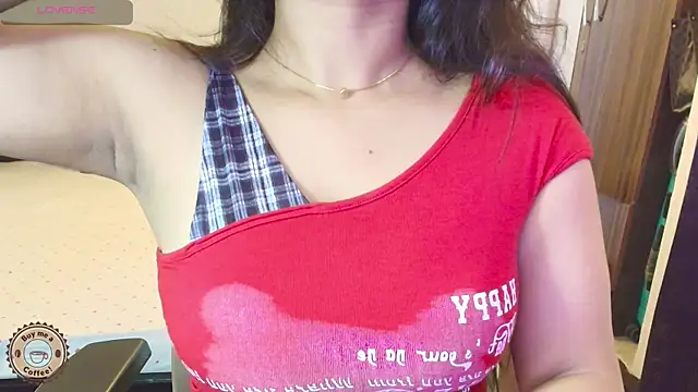 Snapshot of Yara-143 chatting on 05/08/26, 08:41 Yara-143 online show from 05/08/26, 08:41