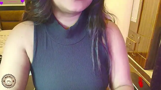 Snapshot of Yara-143 chatting on 06/12/26, 11:35 Yara-143 online show from 06/12/26, 11:35