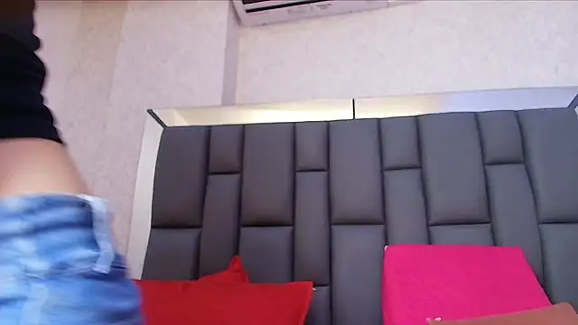 Snapshot of melany_roberts_ chatting on 04/22/26, 03:09 melany roberts online show from 04/22/26, 03:09
