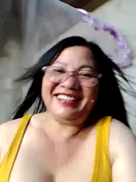 Snapshot of Cold-girlr12 chatting on 06/22/26, 05:26 Cold-girlr12 online show from 06/22/26, 05:26