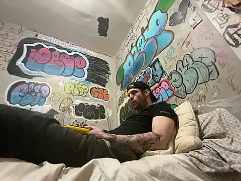 Snapshot of gothboiplzty chatting on 03/25/26, 07:25 gothboiplzty online show from 03/25/26, 07:25
