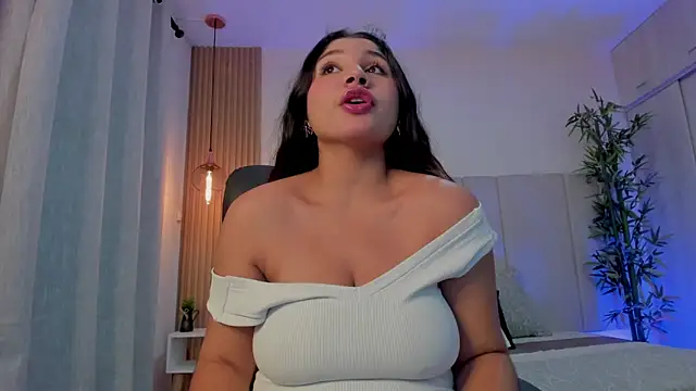 Snapshot of Victoria_Rosee chatting on 06/10/26, 12:48 Victoria Rosee online show from 06/10/26, 12:48