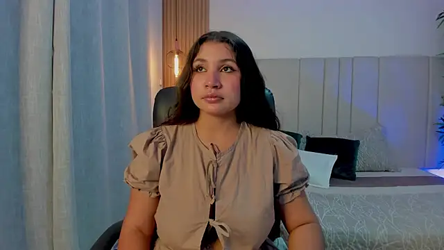 Snapshot of Victoria_Rosee chatting on 06/12/26, 01:43 Victoria Rosee online show from 06/12/26, 01:43