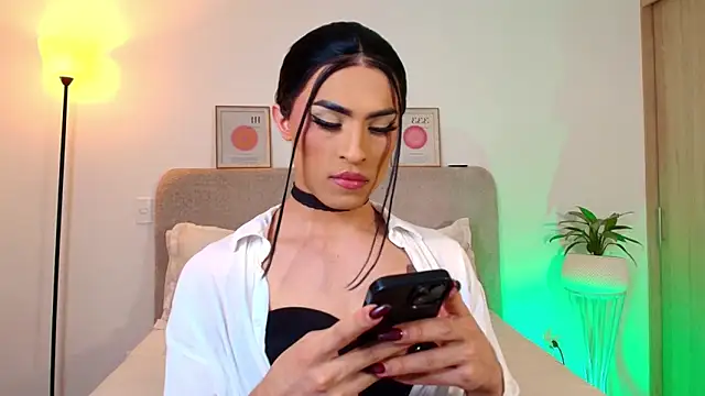 Snapshot of KarolPortellaa chatting on 03/23/26, 09:52 KarolPortellaa online show from 03/23/26, 09:52