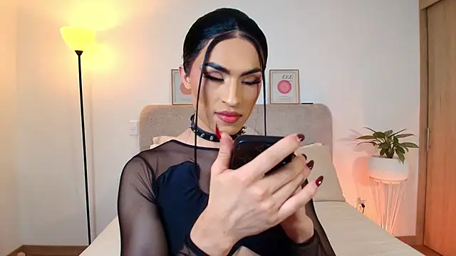 Snapshot of KarolPortellaa chatting on 03/25/26, 11:11 KarolPortellaa online show from 03/25/26, 11:11