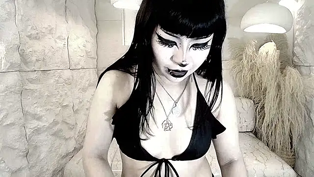 Snapshot of vampkitty_r chatting on 02/03/26, 12:54 vampkitty r online show from 02/03/26, 12:54