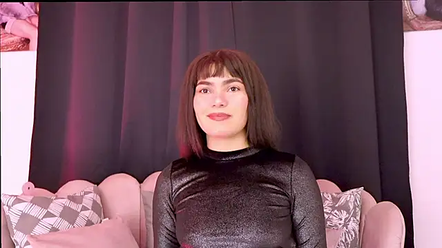 dakotacollins  online show from 06/10/26, 02:23