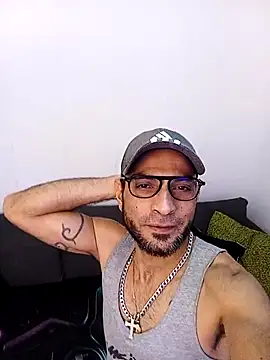 Snapshot of yoahotpetrafiery chatting on 02/19/26, 11:01 yoahotpetrafiery online show from 02/19/26, 11:01