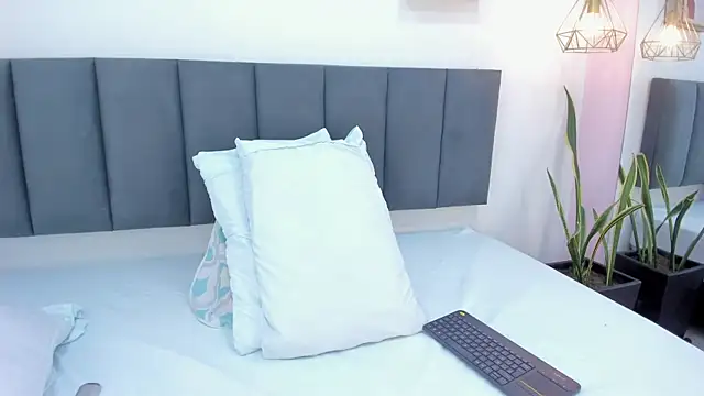 sam doll  online show from 07/18/26, 07:06