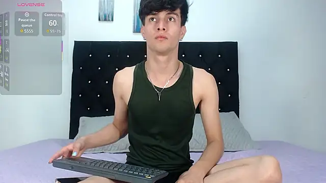 Snapshot of axxxel_twink chatting on 02/16/26, 01:13 axxxel twink online show from 02/16/26, 01:13