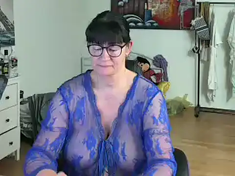 Sylly online show from 12/30/24, 07:37