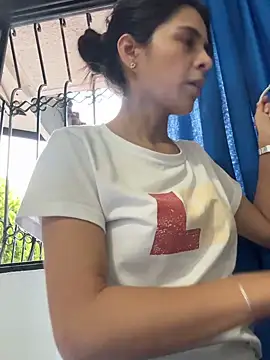 Snapshot of EvaMiranda chatting on 04/20/26, 10:44 EvaMiranda online show from 04/20/26, 10:44