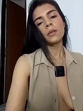 Snapshot of EvaMiranda chatting on 05/15/26, 03:57 EvaMiranda online show from 05/15/26, 03:57