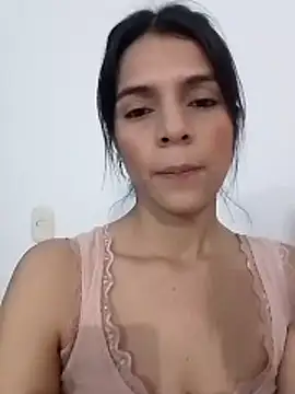 Snapshot of EvaMiranda chatting on 05/26/26, 04:19 EvaMiranda online show from 05/26/26, 04:19