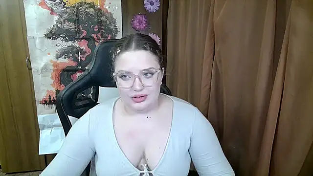 Snapshot of Teasing_Dora chatting on 04/19/26, 06:21 Teasing Dora online show from 04/19/26, 06:21