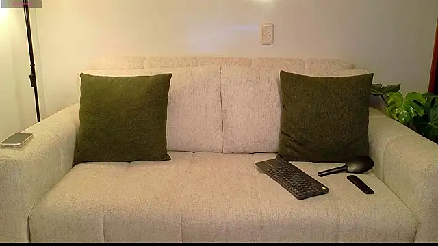 Snapshot of ivonnybonita__ chatting on 04/11/26, 02:49 ivonnybonita online show from 04/11/26, 02:49