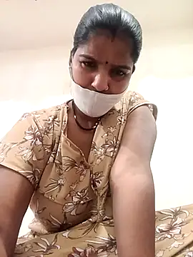 Snapshot of punamji_sexe chatting on 02/18/26, 04:36 punamji sexe online show from 02/18/26, 04:36