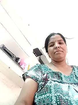 Snapshot of punamji_sexe chatting on 05/26/26, 03:35 punamji sexe online show from 05/26/26, 03:35