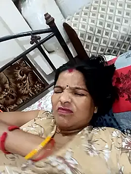 Snapshot of punamji_sexe chatting on 06/12/26, 04:17 punamji sexe online show from 06/12/26, 04:17