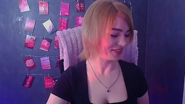 Snapshot of CuttieEmma chatting on 03/12/26, 06:52 CuttieEmma online show from 03/12/26, 06:52