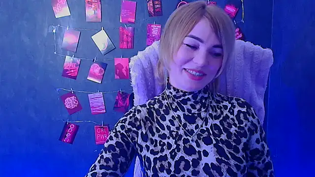 Snapshot of CuttieEmma chatting on 03/16/26, 12:31 CuttieEmma online show from 03/16/26, 12:31