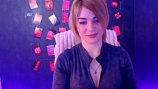 Snapshot of CuttieEmma chatting on 03/19/26, 06:39 CuttieEmma online show from 03/19/26, 06:39