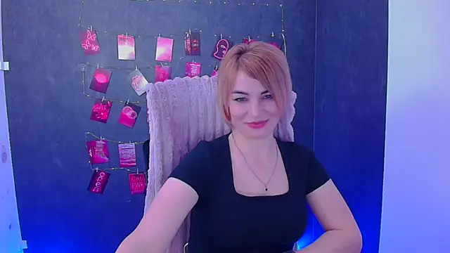 Snapshot of CuttieEmma chatting on 04/08/26, 11:59 CuttieEmma online show from 04/08/26, 11:59