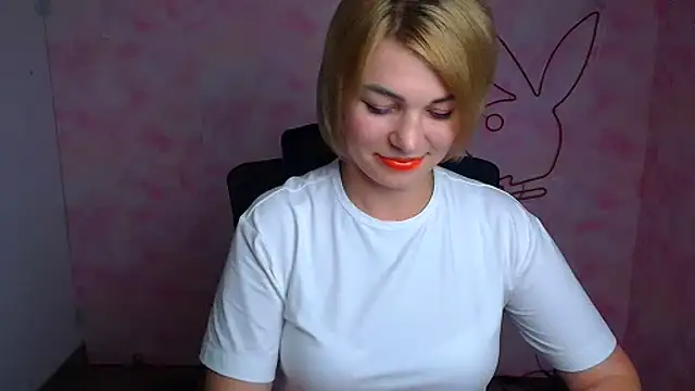 CuttieEmma online show from 07/07/26, 11:47