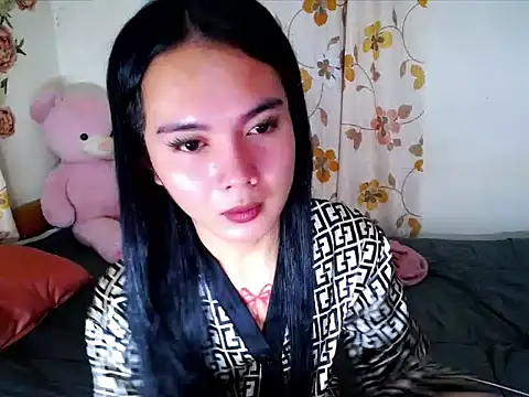 Snapshot of devine_goddess chatting on 04/14/26, 02:12 devine goddess online show from 04/14/26, 02:12