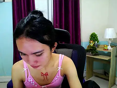 Snapshot of devine_goddess chatting on 05/08/26, 03:50 devine goddess online show from 05/08/26, 03:50