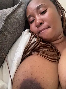 Snapshot of MeekyCurvyAss chatting on 04/04/26, 11:29 MeekyCurvyAss online show from 04/04/26, 11:29