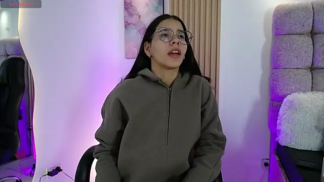 Luna Millers online show from 07/21/26, 04:15