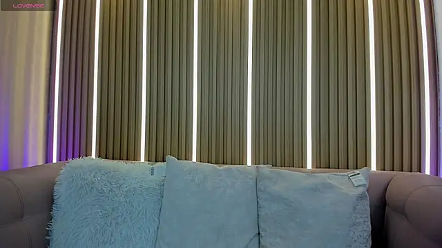 Luna Millers online show from 07/28/26, 04:30