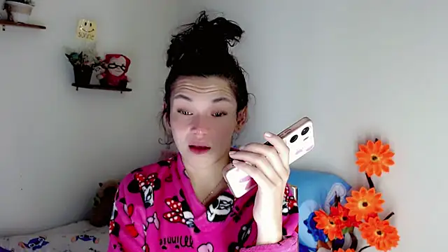 NathalialLooes online show from 06/26/26, 09:19