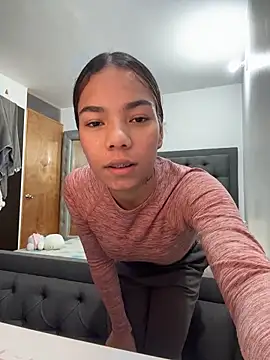 kaylaneee  online show from 05/14/26, 01:34