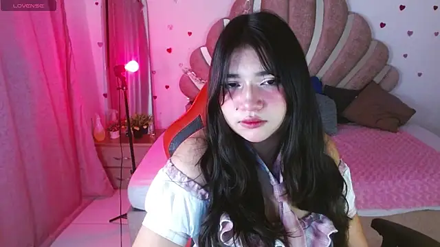 Snapshot of mia_fox666 chatting on 04/26/26, 01:47 mia fox666 online show from 04/26/26, 01:47